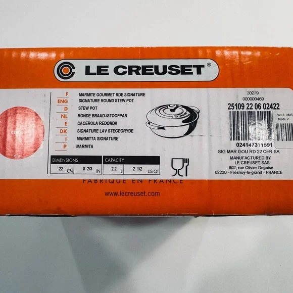NWT cast iron Cerise Le Creuset Signature Round Stew Pot 2.5 US QTs - Picture 8 of 11